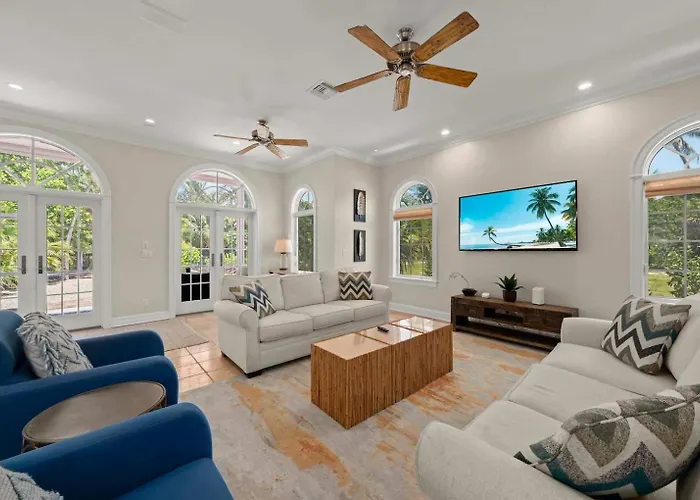 Waterfront Pink House With Private Dock & Pool